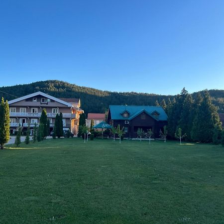 Apartments & Camp Stanisic Nikšić Buitenkant foto