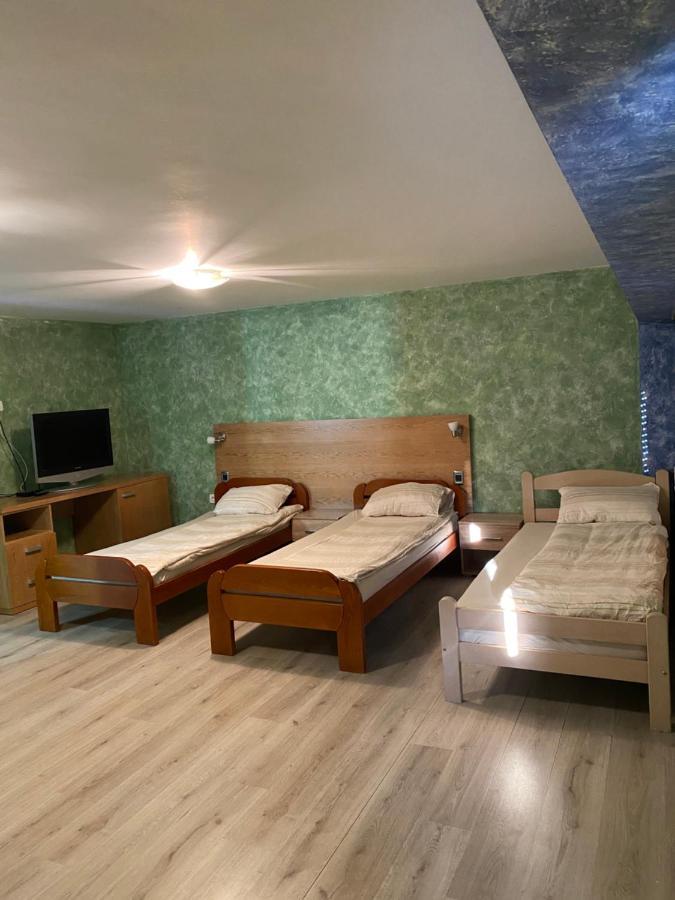 Apartments & Camp Stanisic Nikšić Buitenkant foto