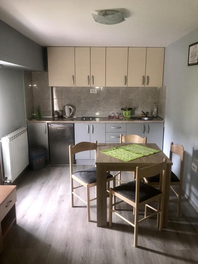 Apartments & Camp Stanisic Nikšić Buitenkant foto
